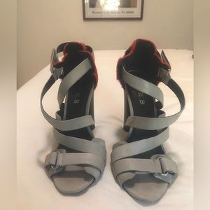 LAMB (Gwen Stefani) starkly heels